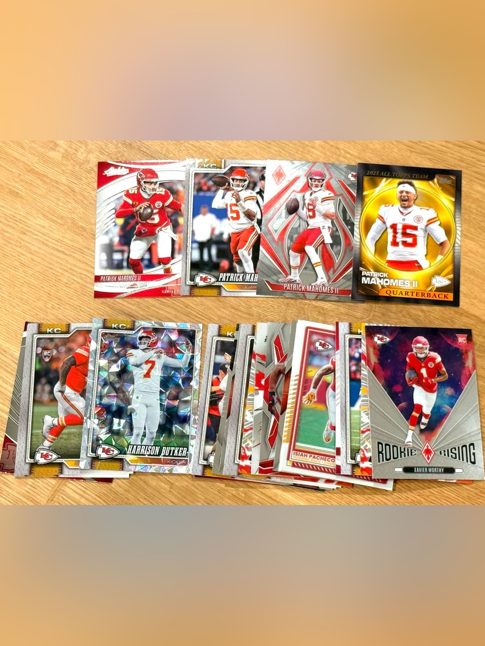 Kansas City Chiefs Football Team Card Lot - Patrick Mahomes, Travis Kelce & More